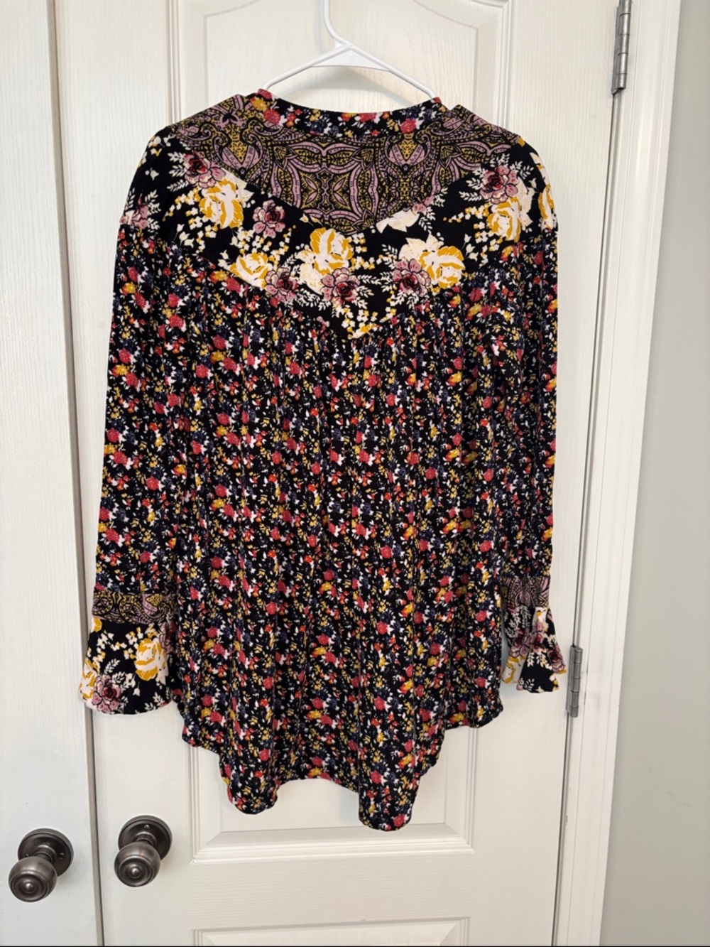 Free People Black & Mixed Colors Wildflower Fields Boho Mixed Print Tunic Sz Med - Picture 6 of 7
